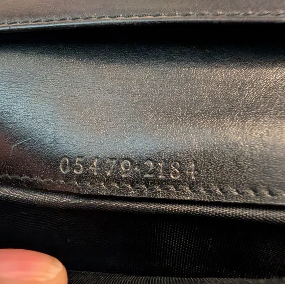 Gucci Wallet with Silver Clasp And Key - Picture 13 of 13